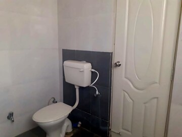 Master Bedroom in 3 BHK Independent House at Gomti Nagar – for Rent