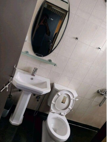 Bathroom in 1 BHK Apartment at Amanora Gold Towers, Hadapsar – for Sale
