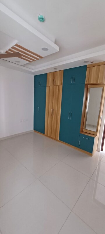 Room in 2.5 BHK Apartment at Prestige Tranquil, Kokapet – for Rent