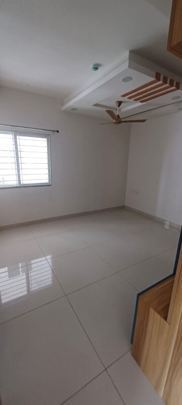 Room in 2.5 BHK Apartment at Prestige Tranquil, Kokapet – for Rent