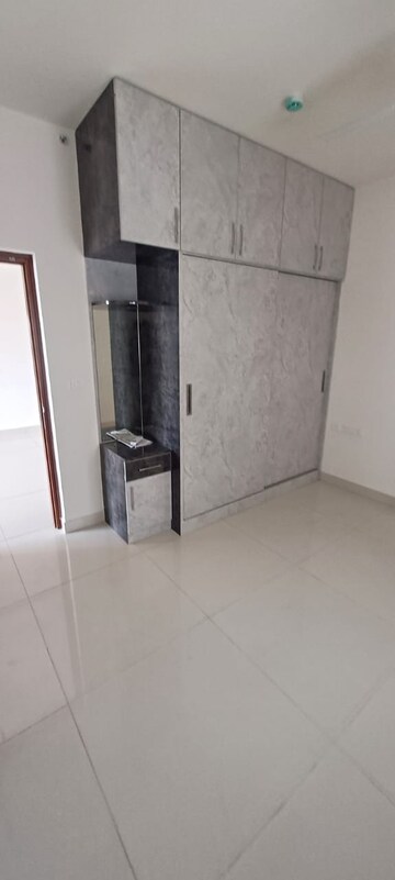 Room in 2.5 BHK Apartment at Prestige Tranquil, Kokapet – for Rent