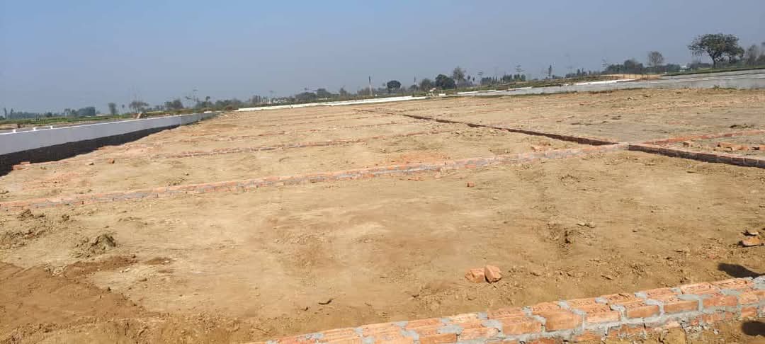 Plot For Sale in Anand Niketan
