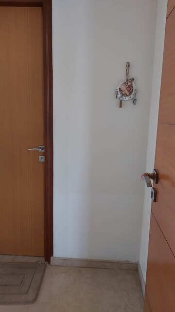 Furnished Amenities in 4 BHK Apartment at Chembur – for Rent
