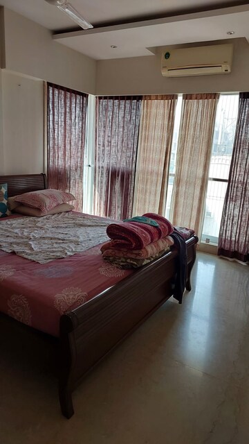 Bedroom in 4 BHK Apartment at Chembur – for Rent