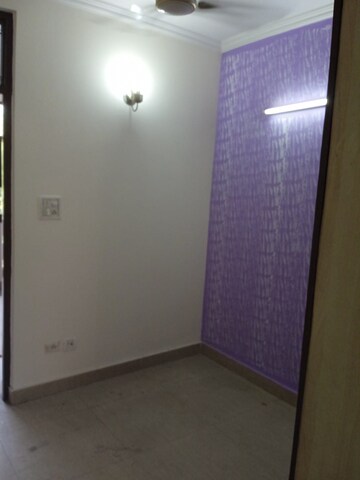 Room in 3 BHK Builder Floor at Shivalik Colony – for Rent