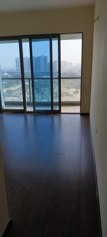 Room in 3 BHK Apartment at Sector 106 – for Rent