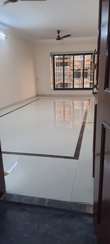 Living Room in 3 BHK Apartment at Chembur – for Rent