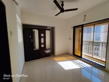 Room in 1.5 BHK Apartment at Uma Neopolis, Ghodbunder Road – for Rent