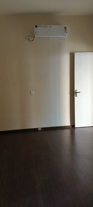 Room in 3 BHK Apartment at Sector 106 – for Rent