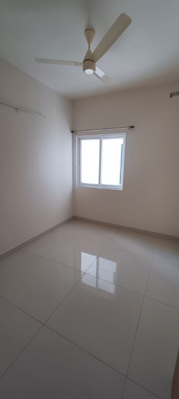 Room in 3.5 BHK Apartment at Prestige Tranquil, Kokapet – for Rent