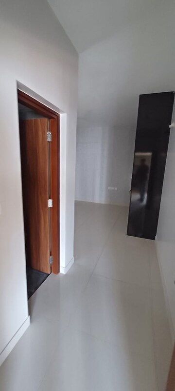 Room in 3.5 BHK Apartment at Prestige Tranquil, Kokapet – for Rent