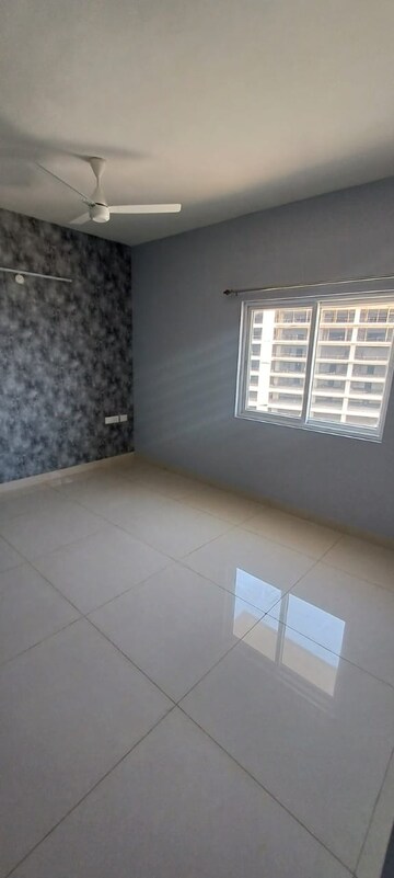 Room in 3.5 BHK Apartment at Prestige Tranquil, Kokapet – for Rent