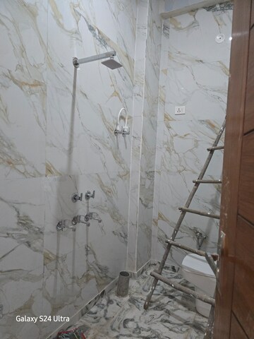 Bathroom in 5 BHK Independent House at Chipyana Khurd Urf Tigri – for Sale
