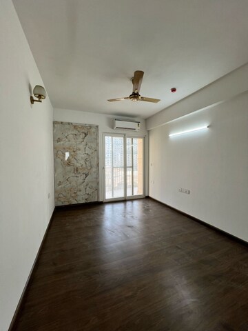 Room in 3.5 BHK Apartment at Sector 150 – for Rent