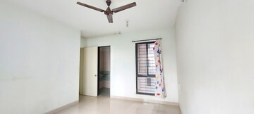 Room in 2.5 BHK Apartment at Nanded Lalit, Sinhagad Road – for Rent