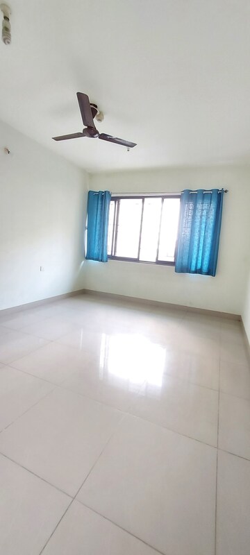 Room in 2.5 BHK Apartment at Nanded Lalit, Sinhagad Road – for Rent