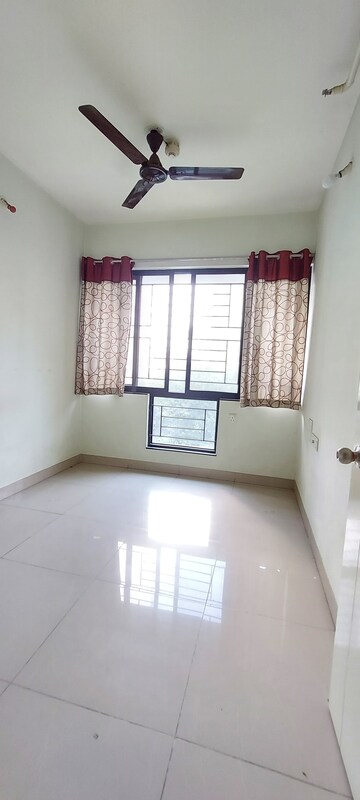 Room in 2.5 BHK Apartment at Nanded Lalit, Sinhagad Road – for Rent