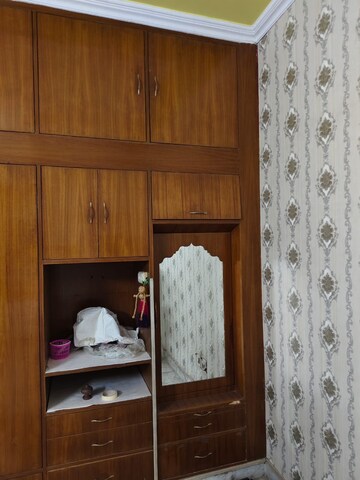 Furnished Amenities in 3.5 BHK Independent House at Sector 55 – for Rent