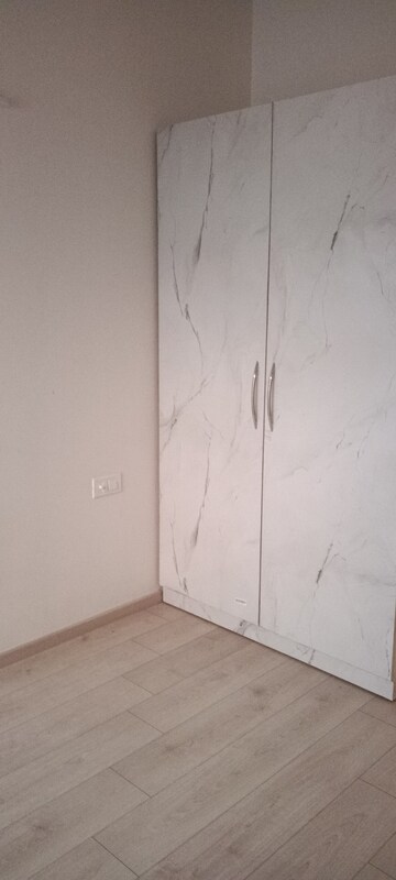 Room in 2 BHK Apartment at Sector 12 Dwarka – for Sale