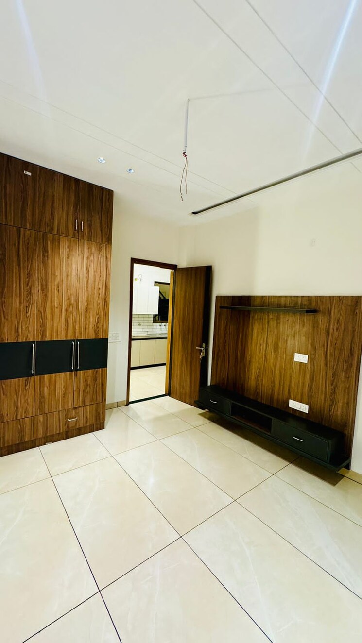 Room, sector 91 3.5 Bedroom 1940 Sq.Ft. Apartment In Sector 91 Mohali 8201863