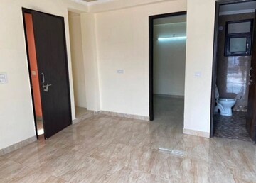 Room in 1 BHK Builder Floor at Saket – for Rent