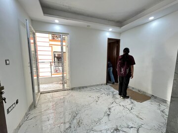 Room in 2 BHK Apartment at Saket – for Rent
