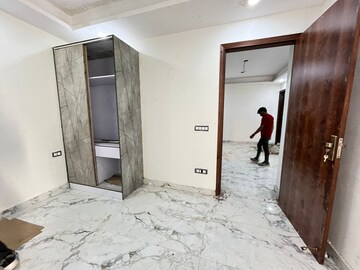 Room in 2 BHK Apartment at Saket – for Rent