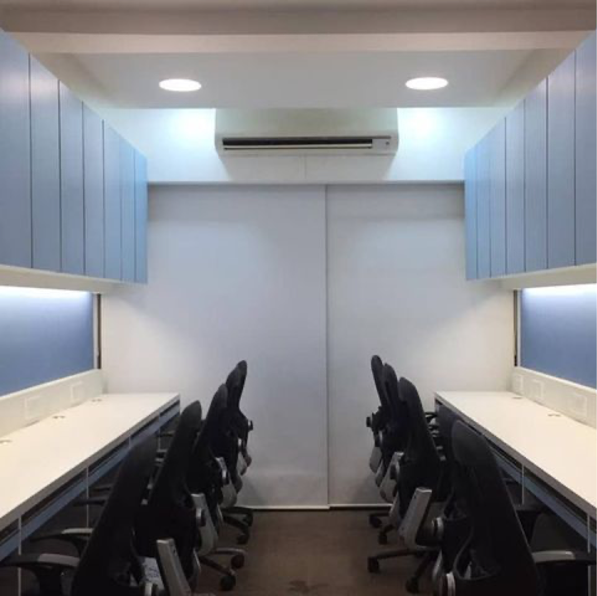 Office Space For Sale in Link Road Goregaon West