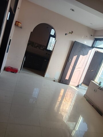Furnished Amenities in 2 BHK Builder Floor at Dwarka Mor – for Rent