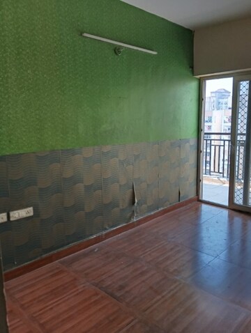 Room in 3 BHK Apartment at Galaxy Vega, Tech Zone 4 Greater Noida – for Rent