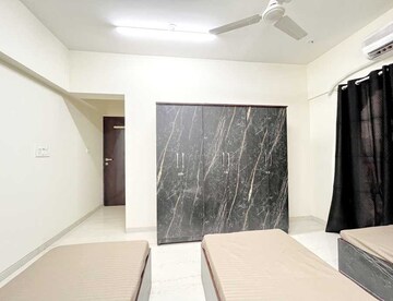 Room in  Pg at Goregaon East – for Rent