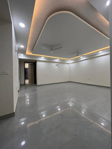 Room in 2 BHK Apartment at Saket – for Rent