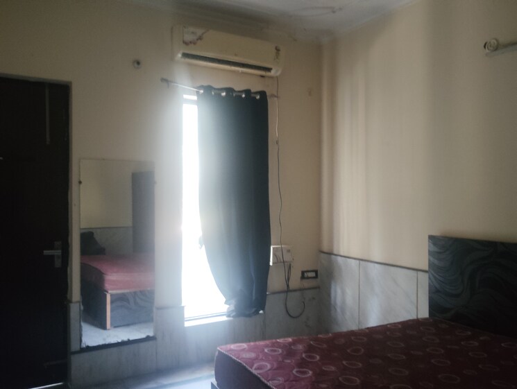 undefined, chaudhary-deshraj-complex 6+ Bedroom 162 Sq.Mt. Independent House In Sector 22 Noida 8201970