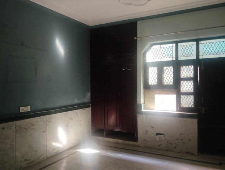 Room, chaudhary-deshraj-complex 6+ Bedroom 162 Sq.Mt. Independent House In Sector 22 Noida 8201970