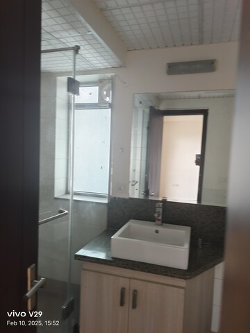 Bathroom in 4 BHK Apartment at Vipul Belmonte, Sector 53 – for Rent