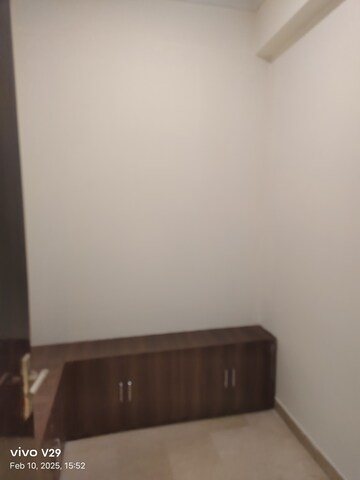Furnished Amenities in 4 BHK Apartment at Vipul Belmonte, Sector 53 – for Rent