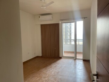 Room in 3 BHK Apartment at Godrej Meridien, Sector 106 – for Rent