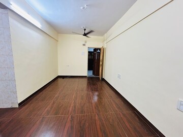 Room in 2 BHK Apartment at Seawoods – for Rent