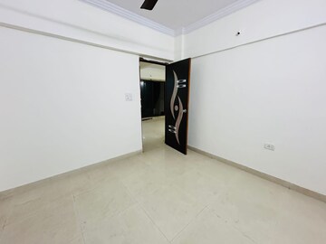 Room in 2 BHK Apartment at Seawoods – for Rent