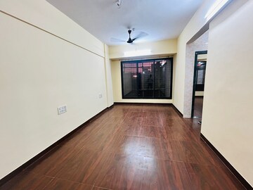 Room in 2 BHK Apartment at Seawoods – for Rent