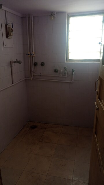 Bathroom in 1 BHK Apartment at Dombivli West – for Rent
