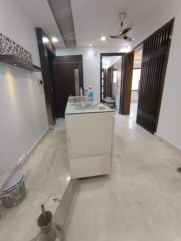Master Bedroom in 2.5 BHK Apartment at Paschim Vihar – for Rent