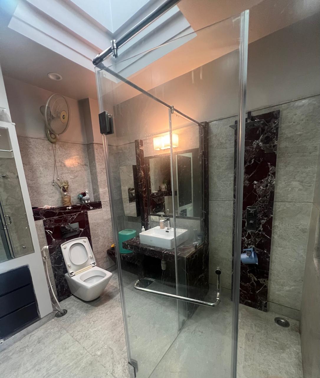 6 BHK + Pooja Room,Study Room Independent House For Sale in RWA Apartments Sector 41