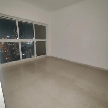Room in 3 BHK Apartment at Lodha Primo, Parel – for Rent