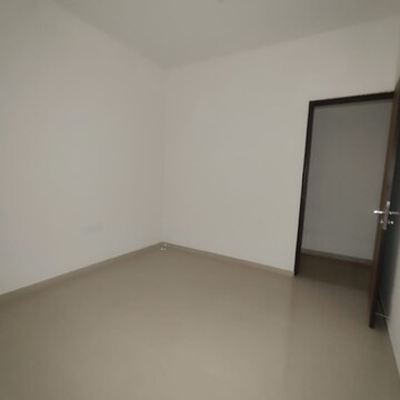 Room in 3 BHK Apartment at Lodha Primo, Parel – for Rent