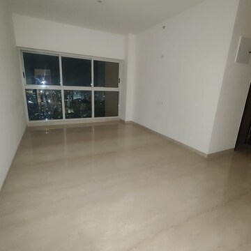Room in 3 BHK Apartment at Lodha Primo, Parel – for Rent