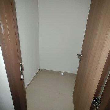Furnished Amenities in 3 BHK Apartment at Lodha Primo, Parel – for Rent