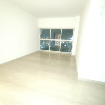 Room in 3 BHK Apartment at Lodha Primo, Parel – for Rent
