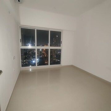 Room in 3 BHK Apartment at Lodha Primo, Parel – for Rent