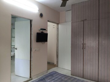 Furnished Amenities in 2 BHK Apartment at Borivali West – for Rent
